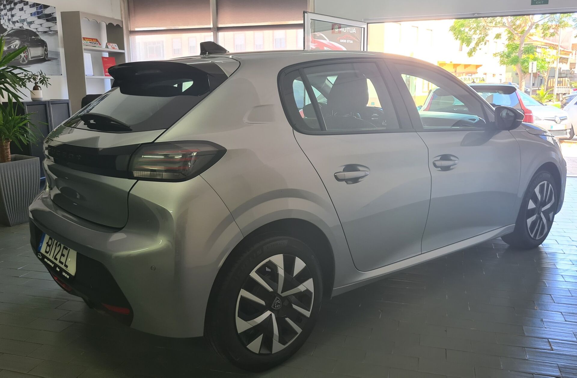 PEUGEOT 208 1.2 PureTech Active