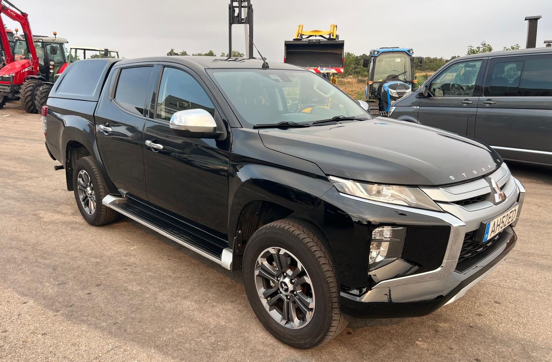 MITSUBISHI L 200 2.3 DI-D Strakar CD Intense AT 4WD