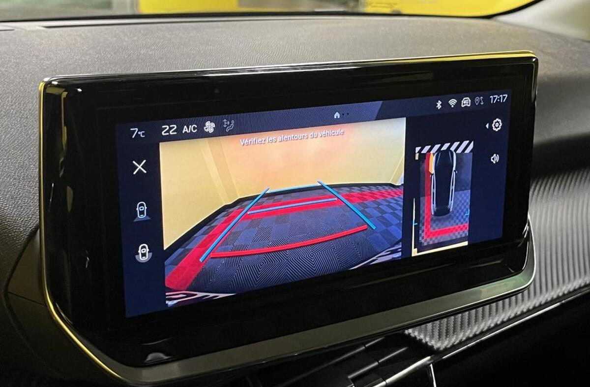 PEUGEOT 208 1.2 Hybrid Allure e-DCS6