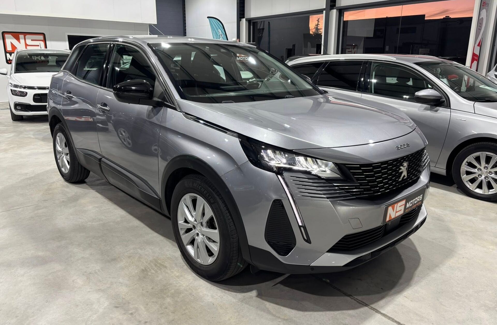 PEUGEOT 3008 1.2 PureTech Active Pack