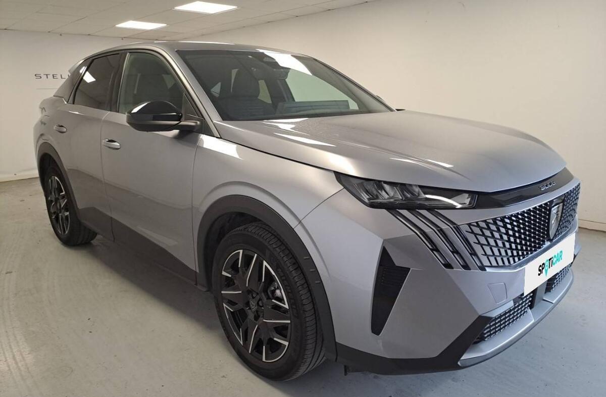 PEUGEOT 3008 1.2 Hybrid Allure e-DCS6