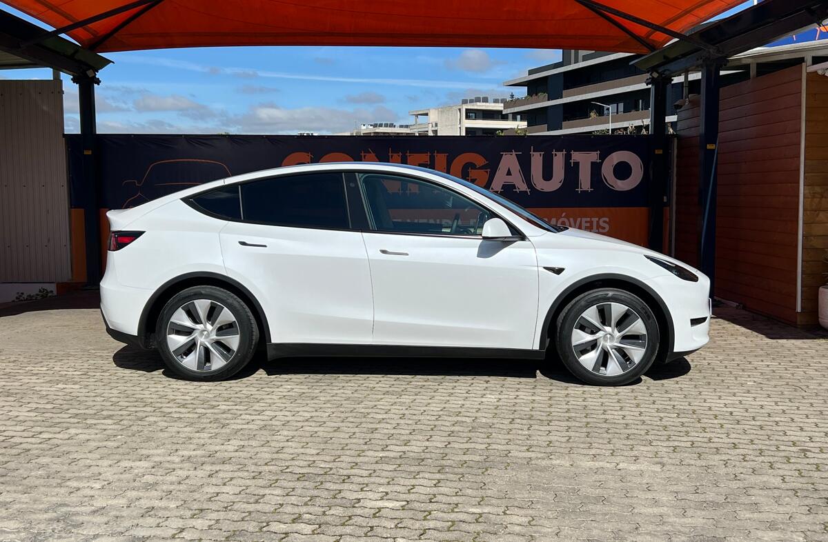 TESLA Model Y Tração Traseira