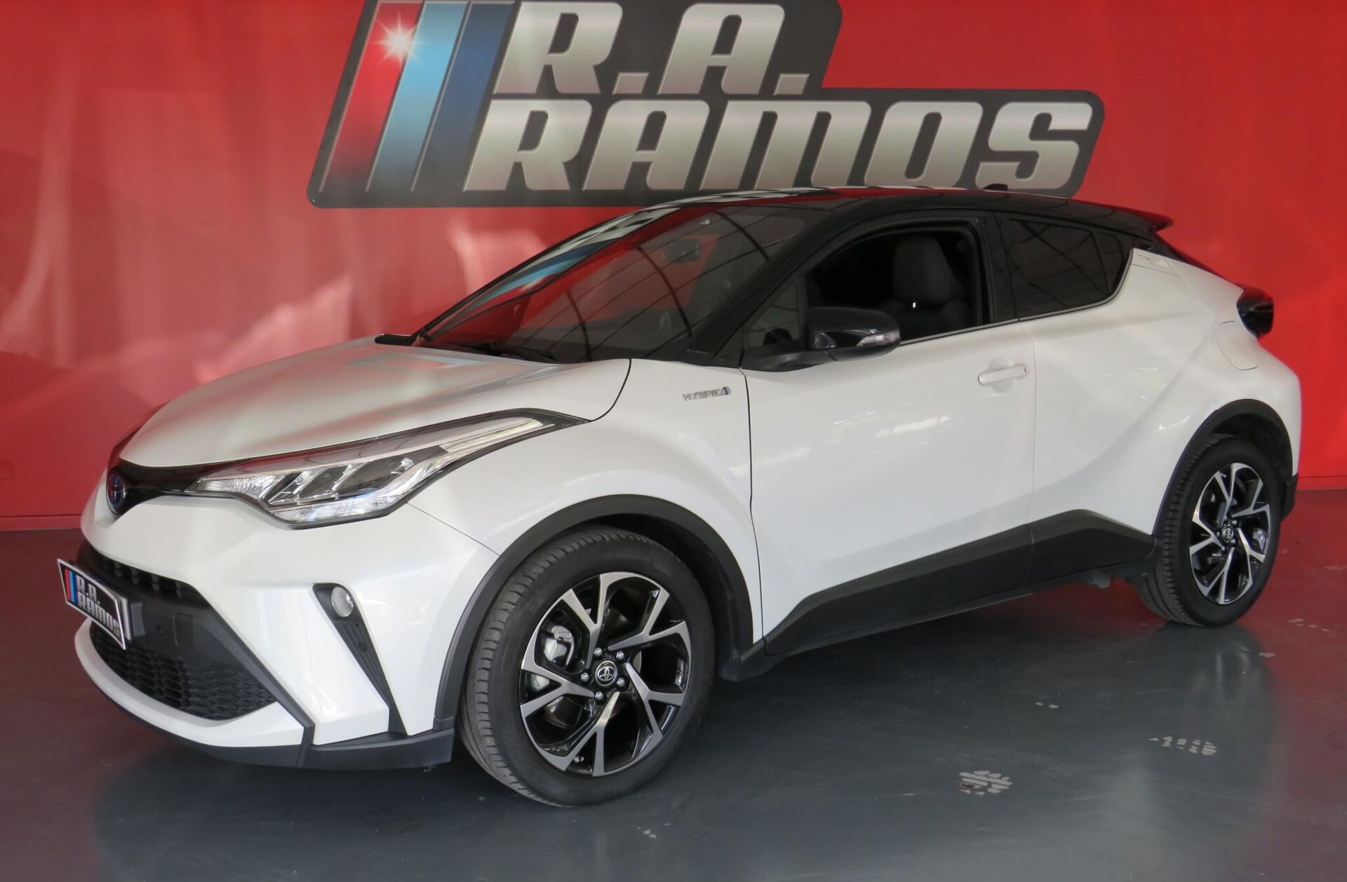 TOYOTA C-HR 1.8 Hybrid Square Collection