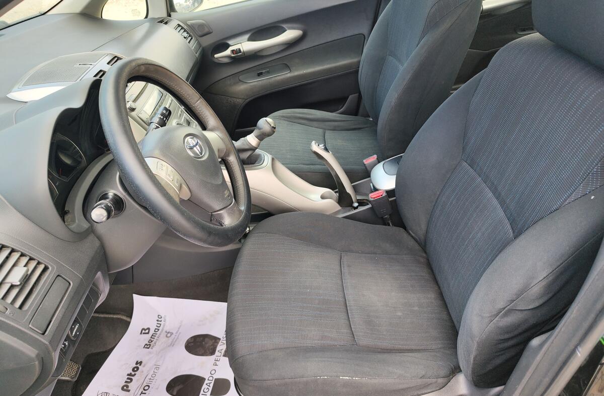 TOYOTA Auris 1.4 D-4D AC