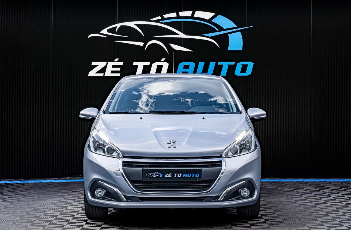 PEUGEOT 208 1.6 BlueHDi Style