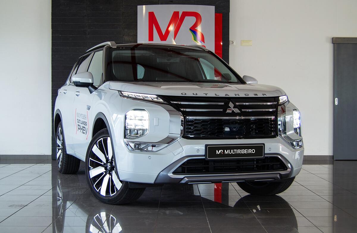 MITSUBISHI Outlander 2.4 PHEV Instyle