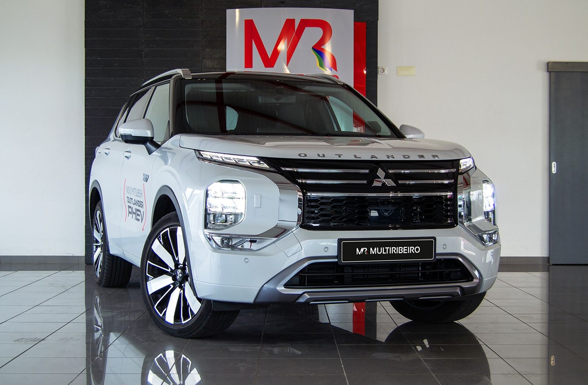 MITSUBISHI Outlander 2.4 PHEV Instyle