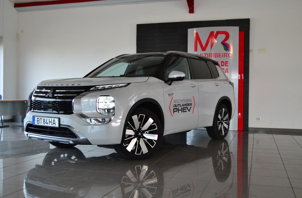 MITSUBISHI Outlander 2.4 PHEV Instyle