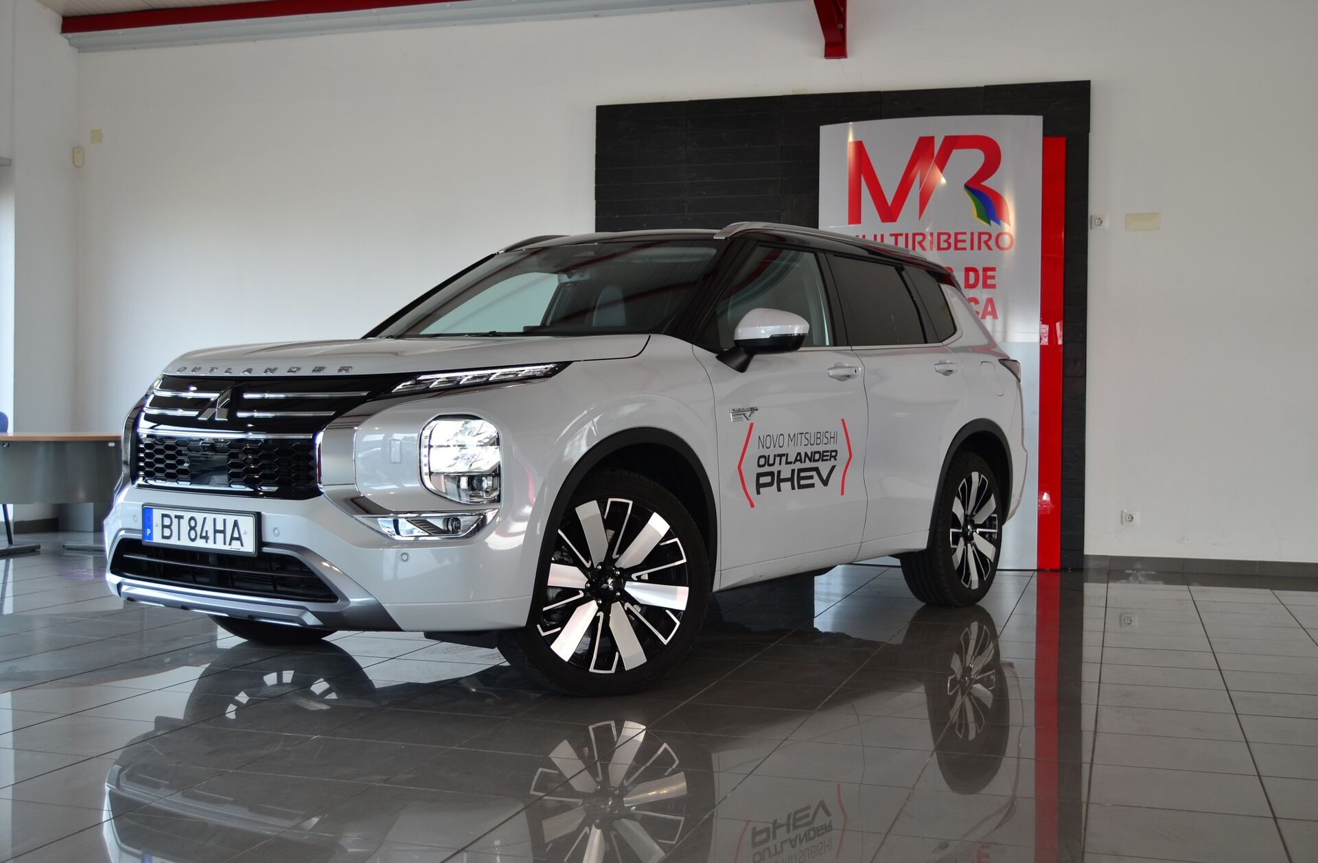 MITSUBISHI Outlander 2.4 PHEV Instyle