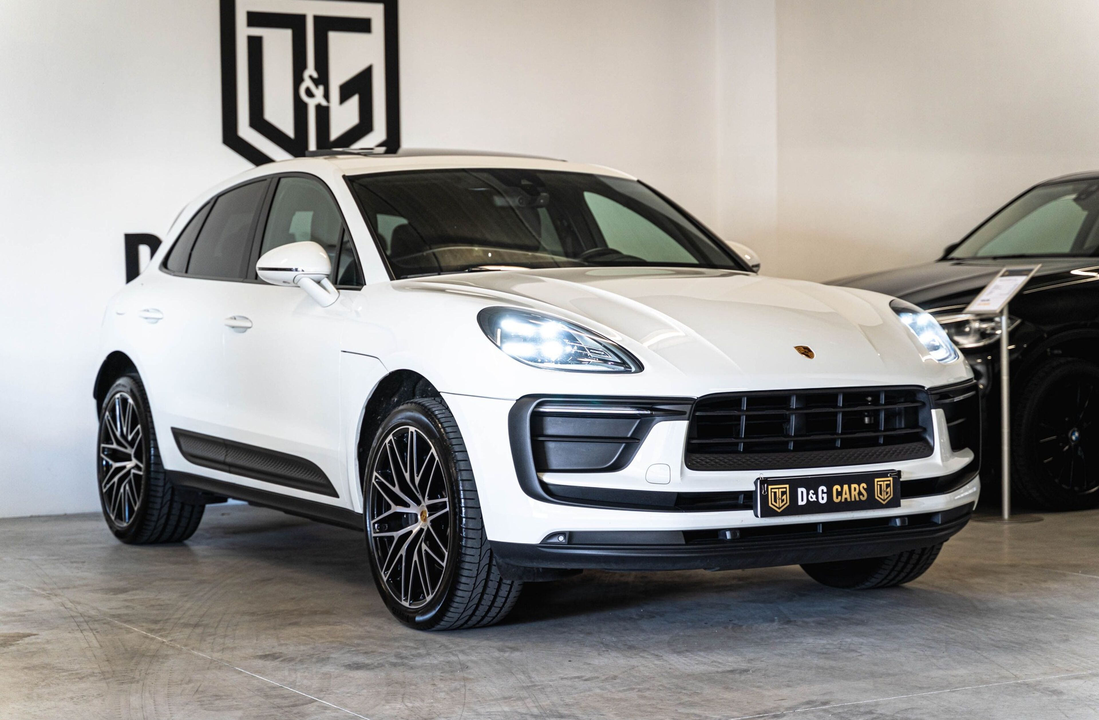 PORSCHE Macan Standard