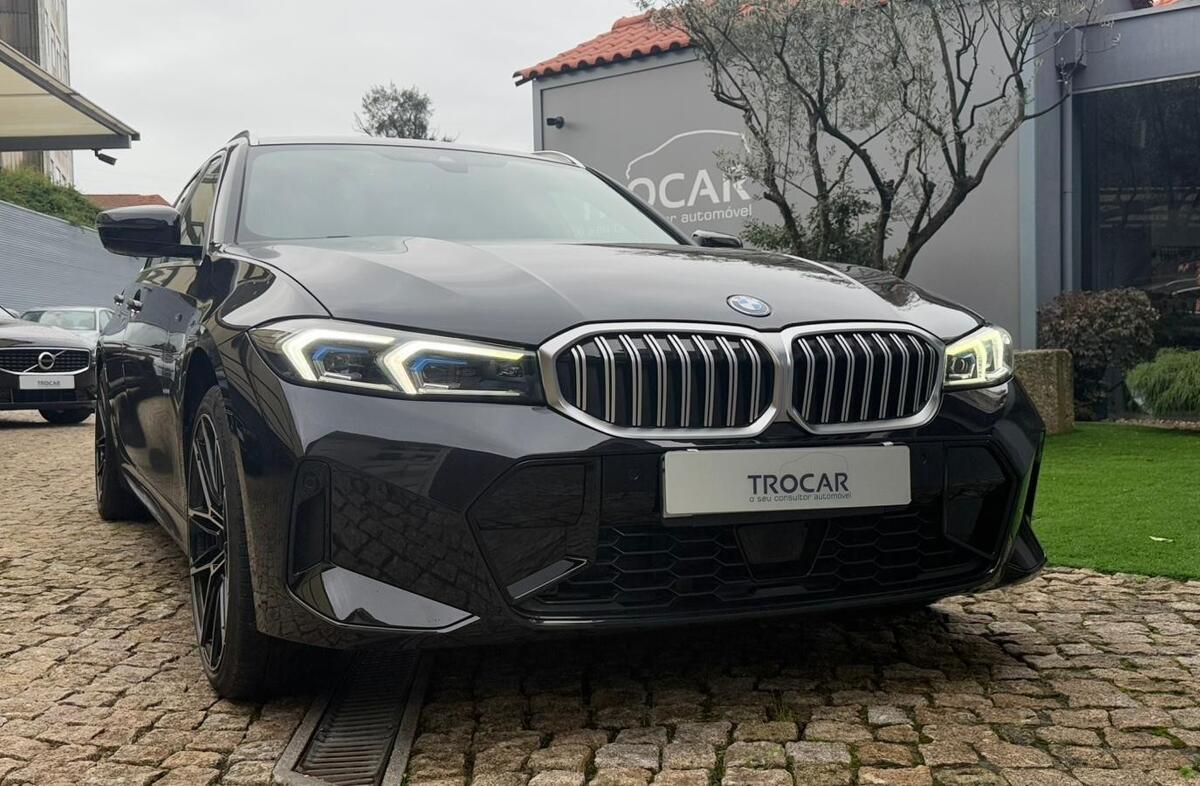 BMW Serie-3 330 e Touring Pack Desportivo M Auto