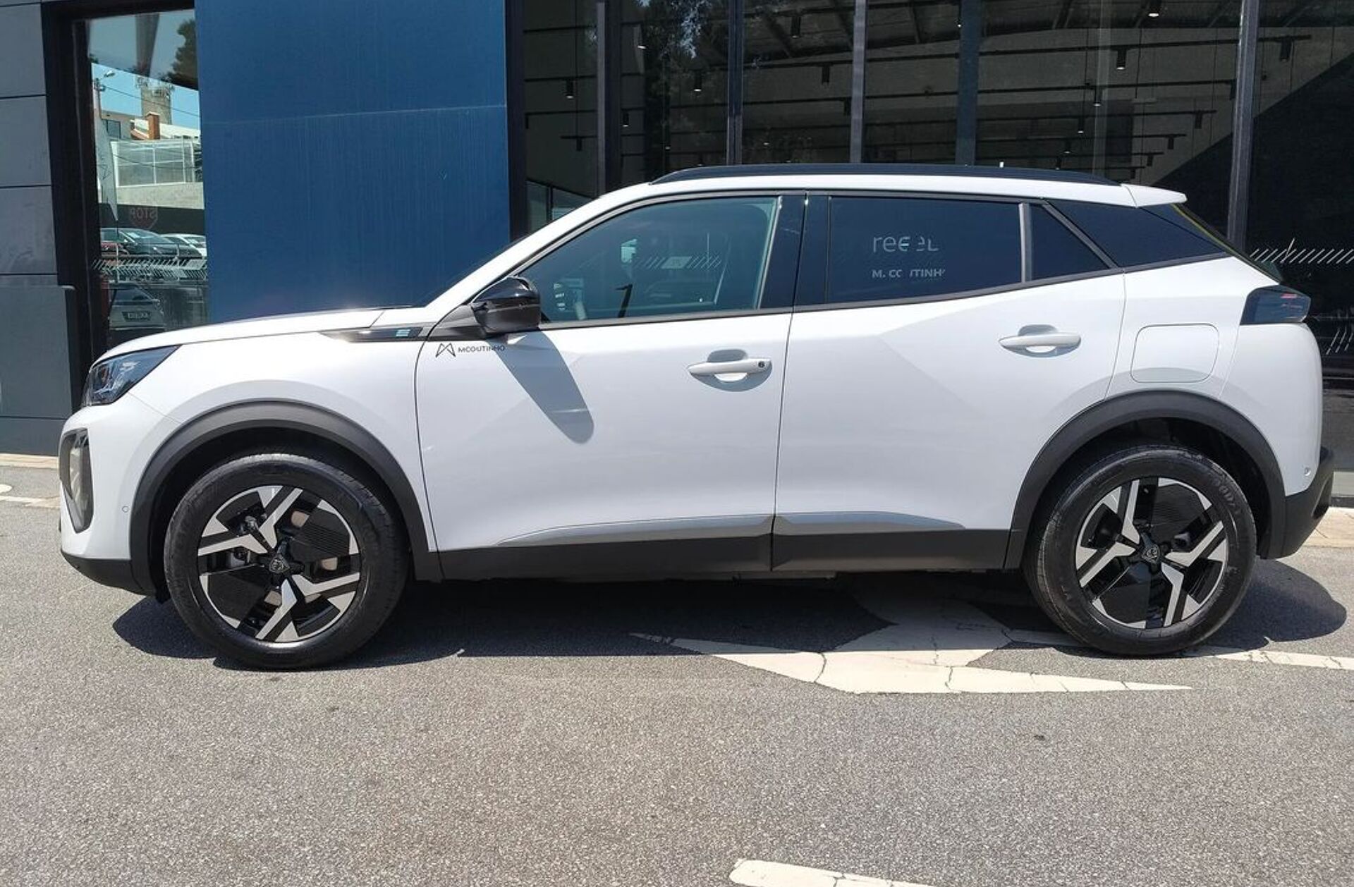 PEUGEOT 2008 e- 54 kWh Allure
