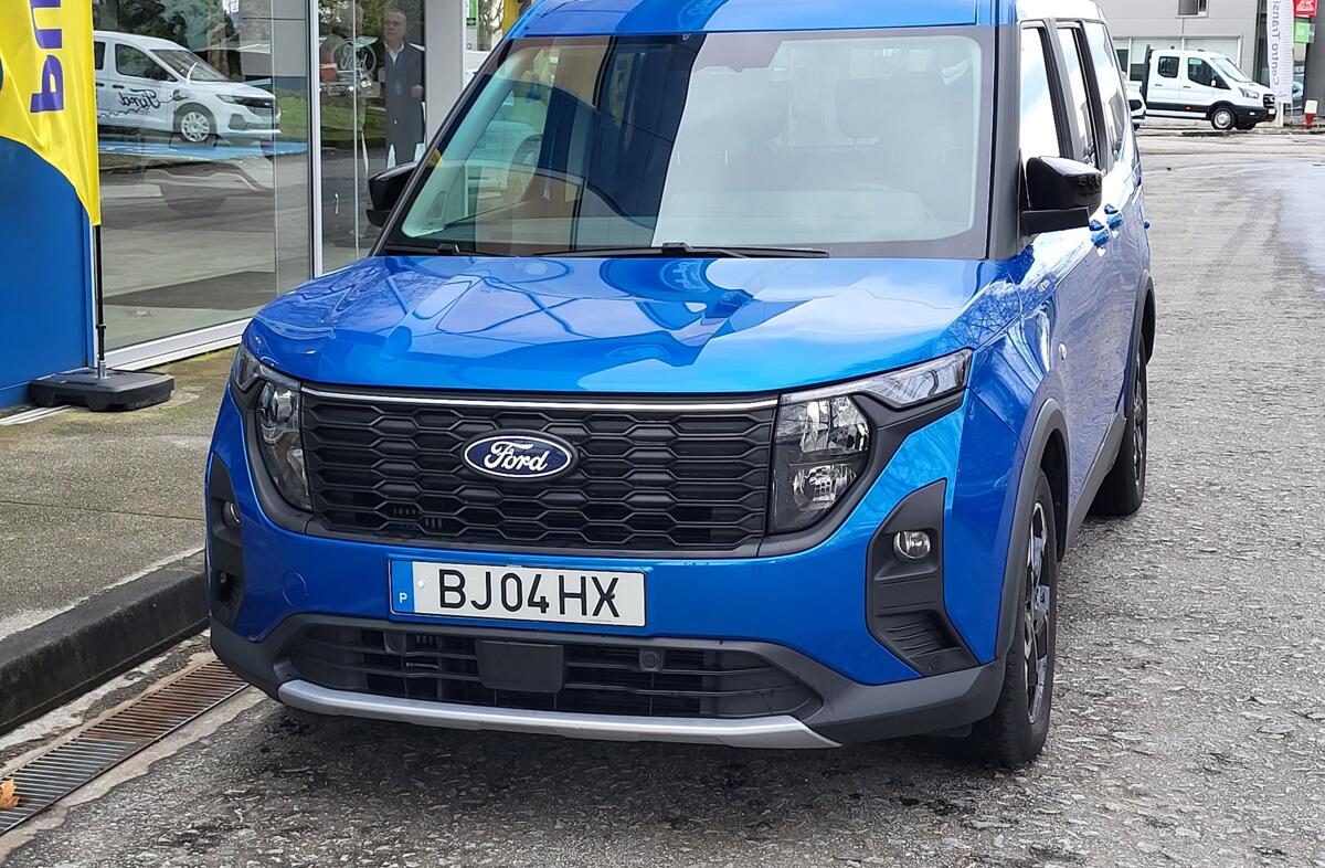 FORD Courier Tourneo  1.0 EcoBoost Active