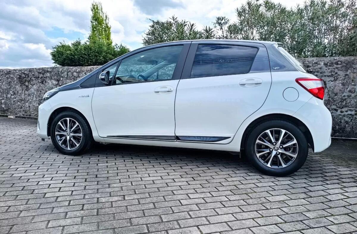 TOYOTA Yaris 1.5 HSD 20 Anos