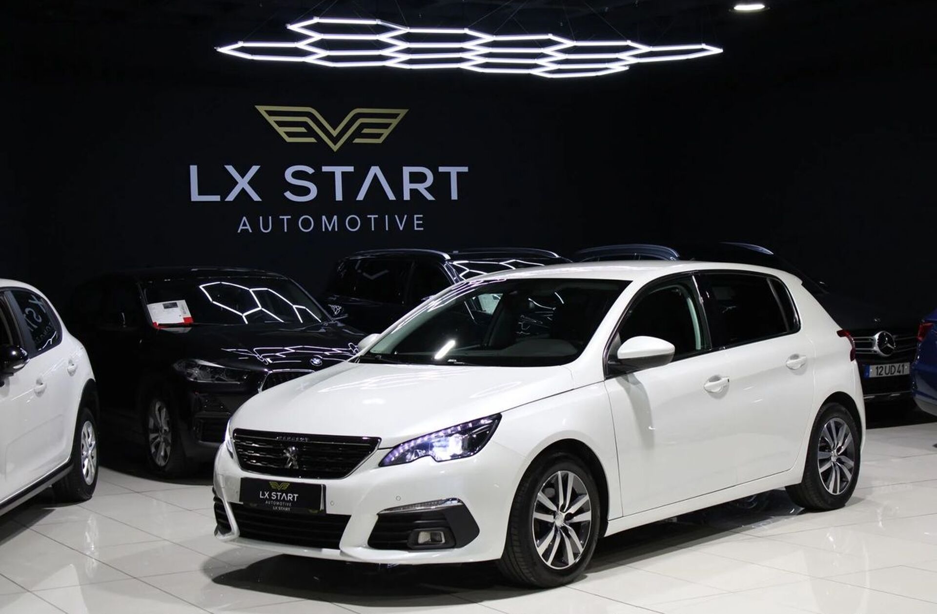 PEUGEOT 308 1.2 PureTech Allure EAT8