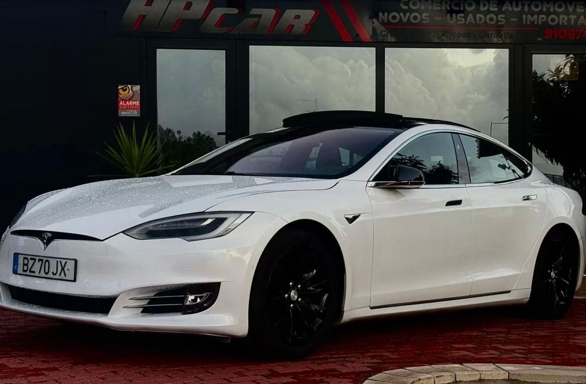 TESLA Model S 75D