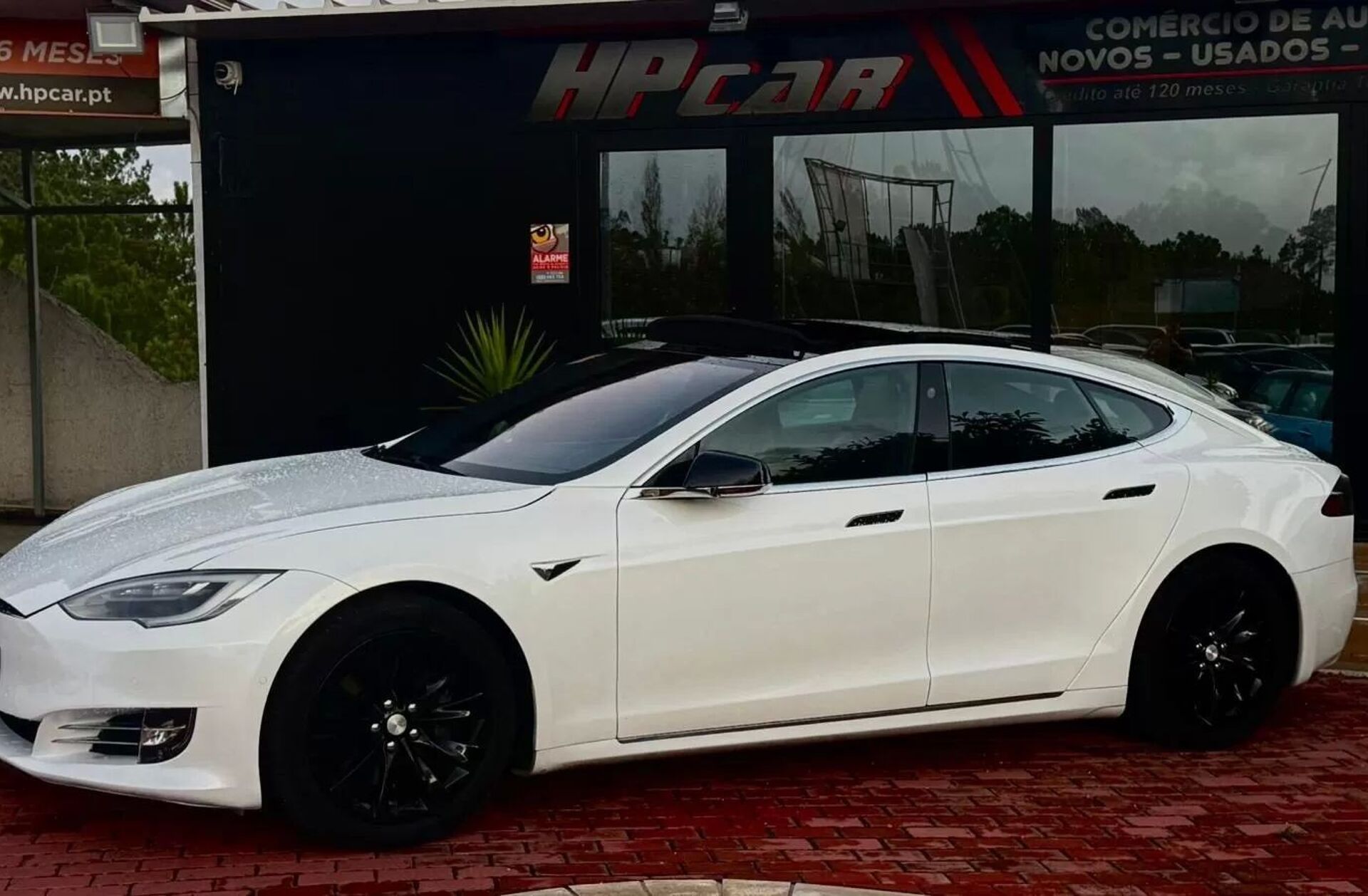 TESLA Model S 75D