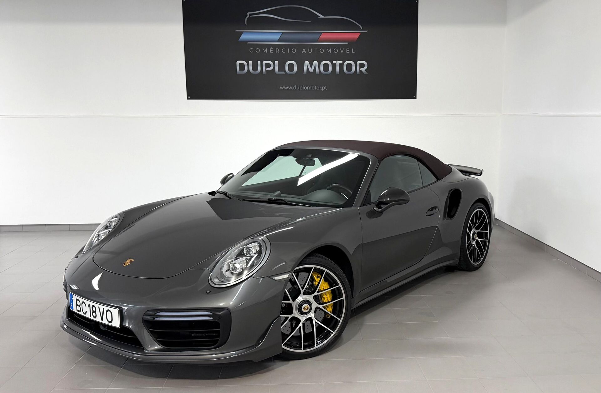 PORSCHE 911 Turbo S PDK