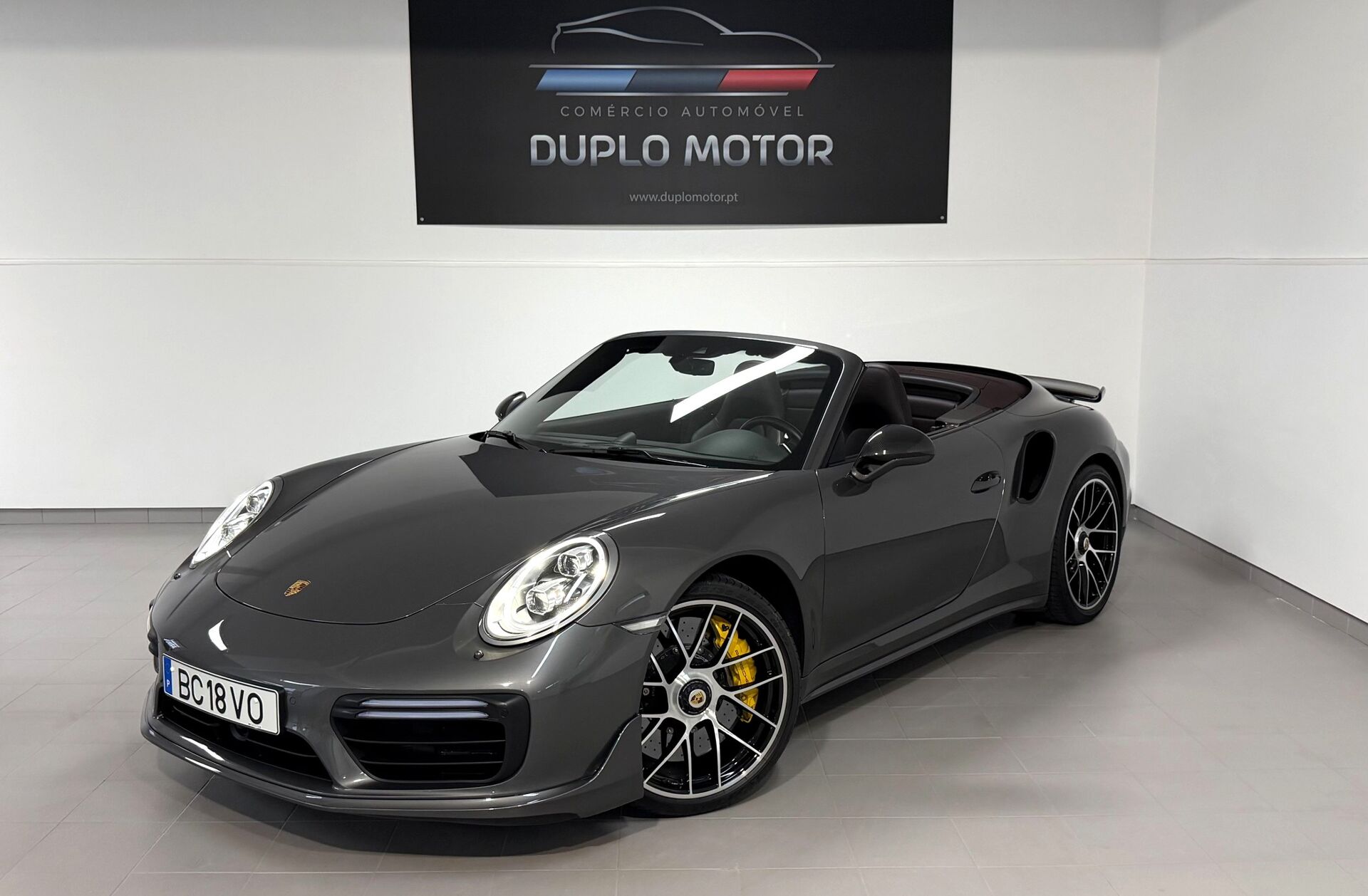 PORSCHE 911 Turbo S PDK