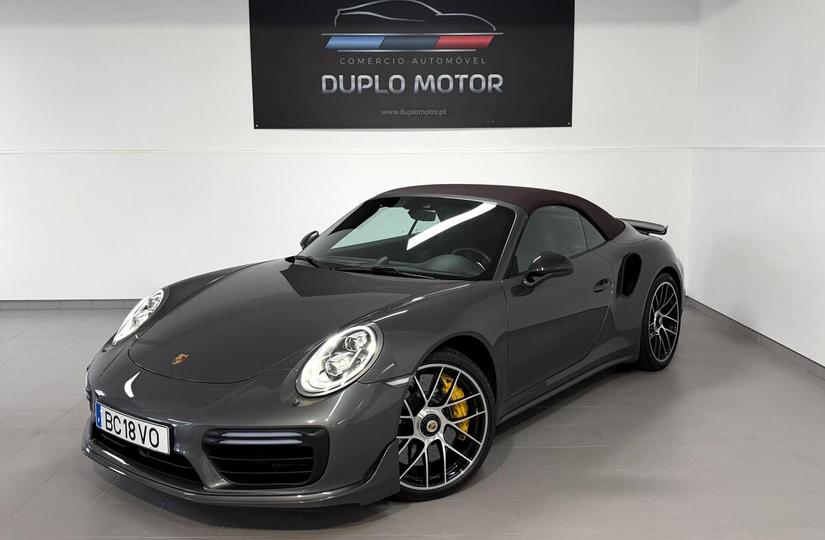 PORSCHE 911 Turbo S PDK