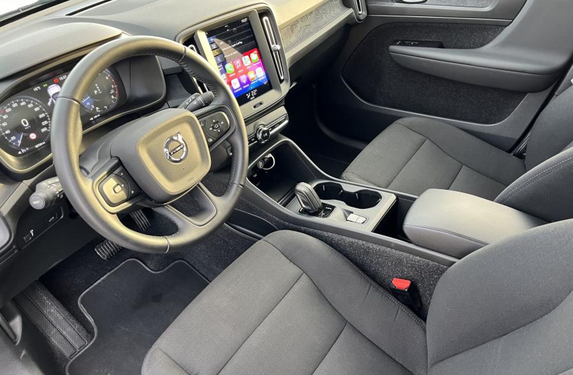 VOLVO XC40 1.5 T2 Momentum Geartronic