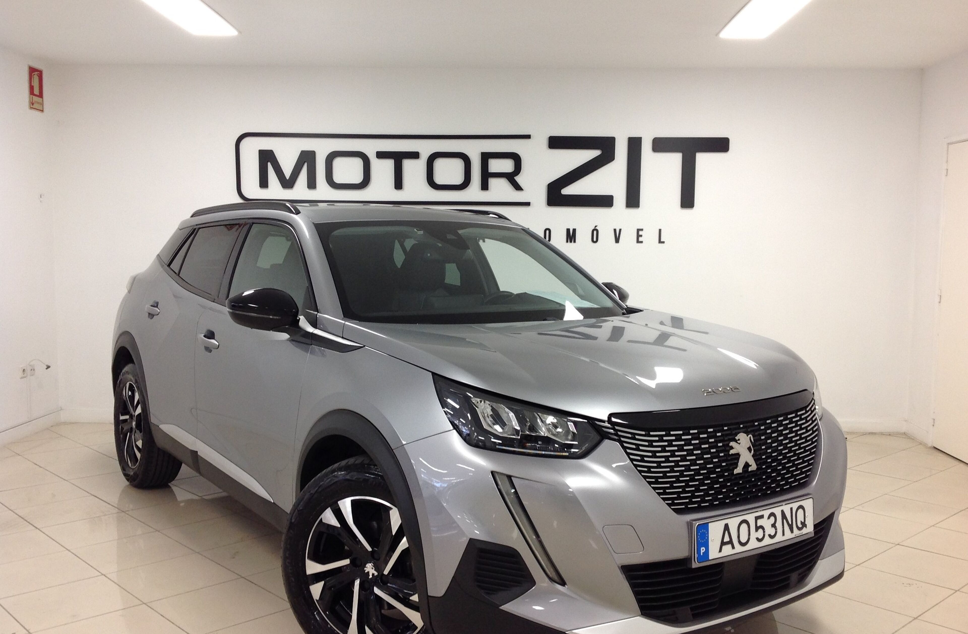 PEUGEOT 2008 1.2 PureTech Allure EAT8