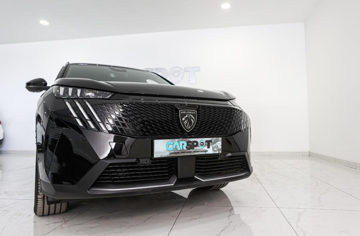 PEUGEOT 5008 1.2 Hybrid GT e-DCS6