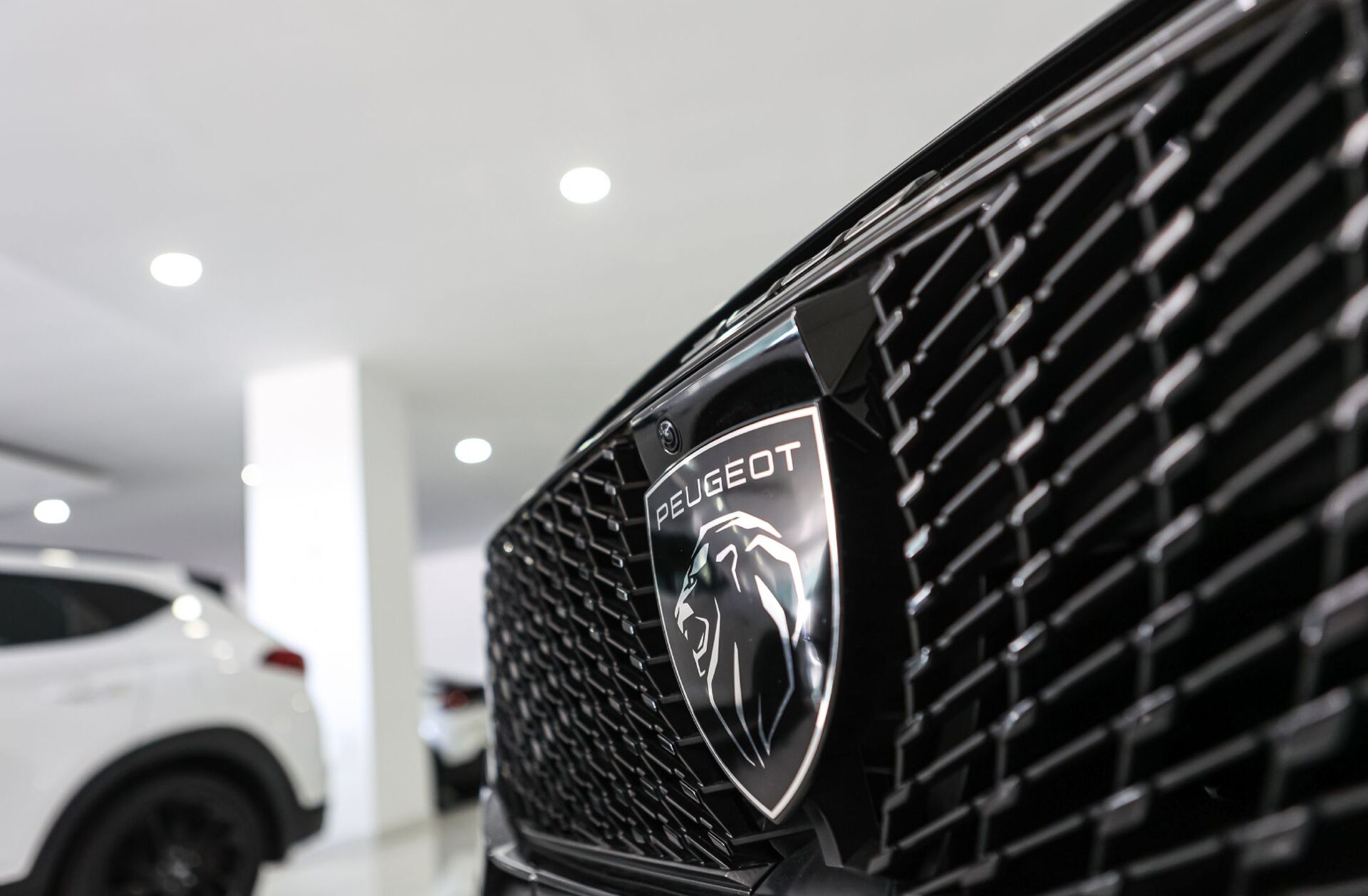 PEUGEOT 5008 1.2 Hybrid GT e-DCS6