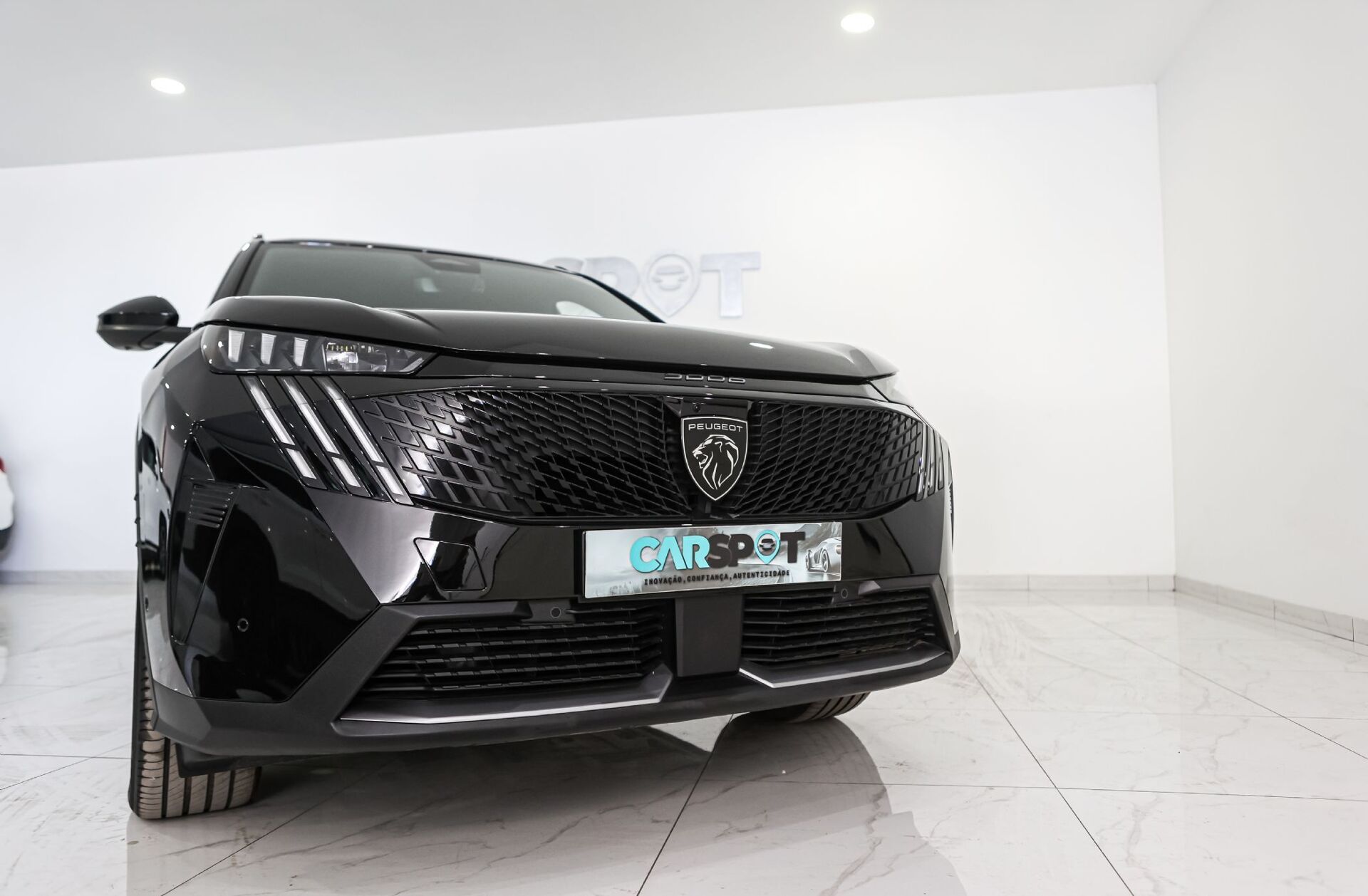 PEUGEOT 5008 1.2 Hybrid GT e-DCS6