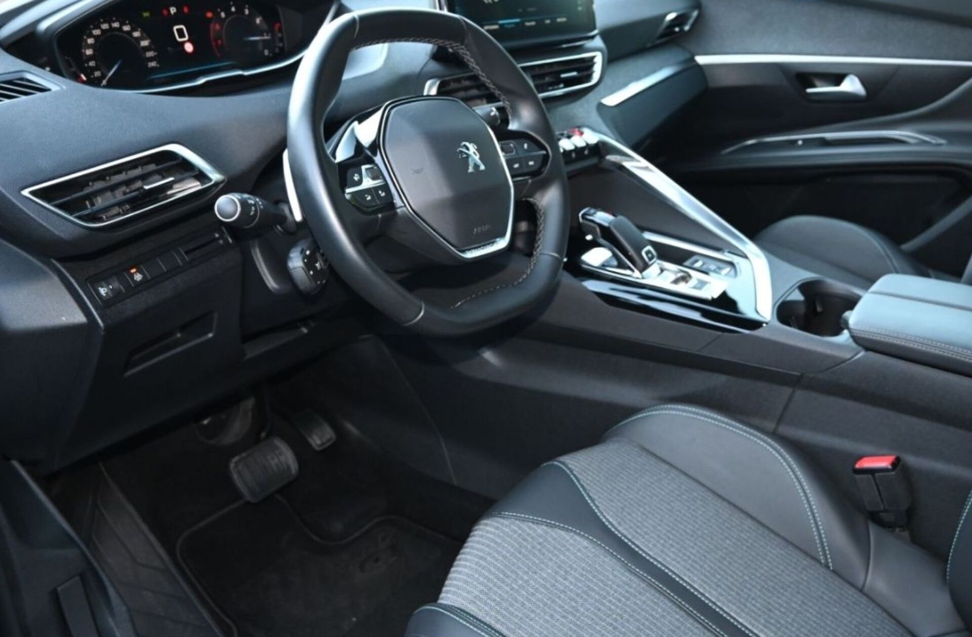 PEUGEOT 3008 1.2 PureTech Allure Pack EAT8