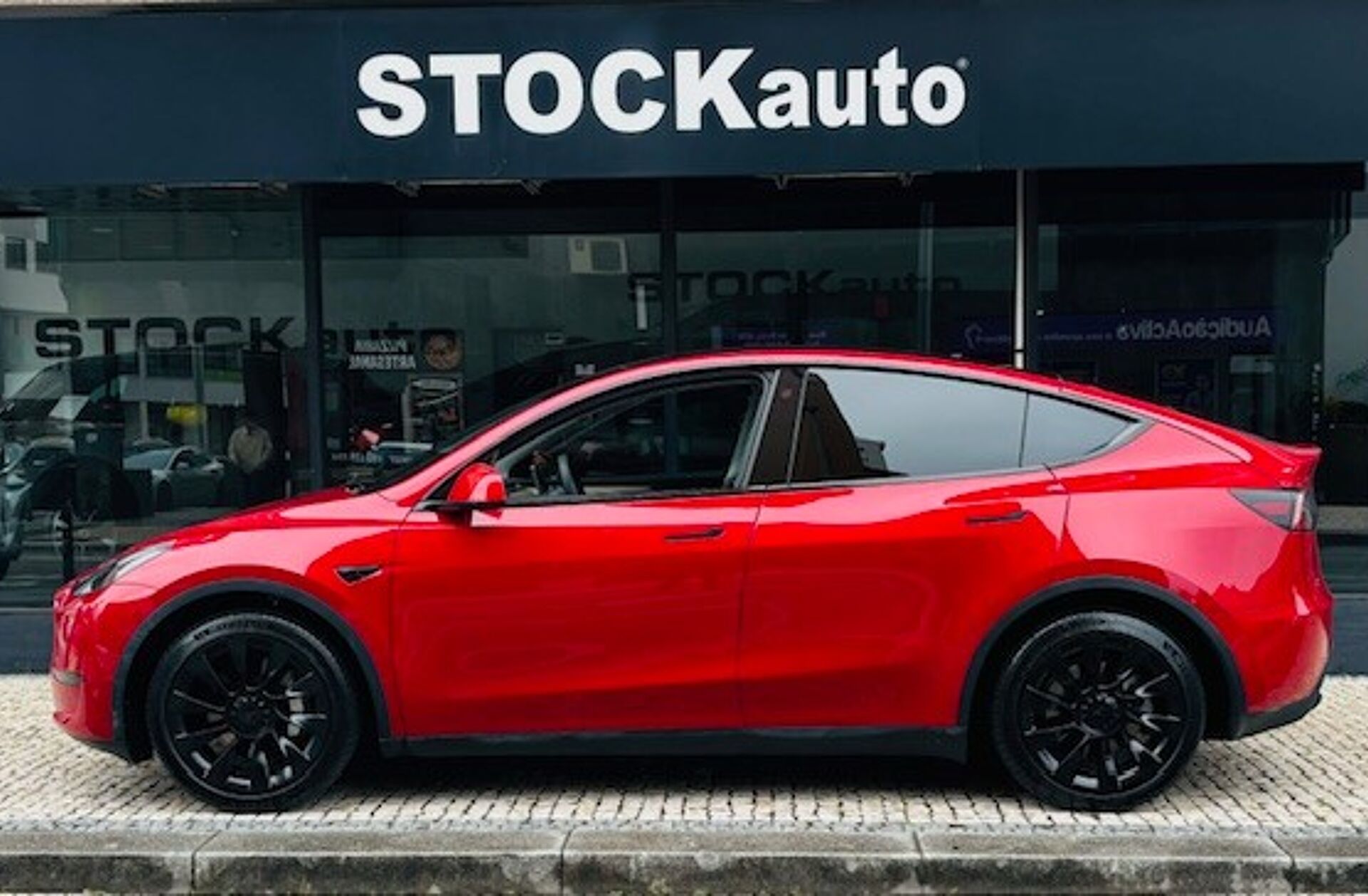 TESLA Model Y RWD