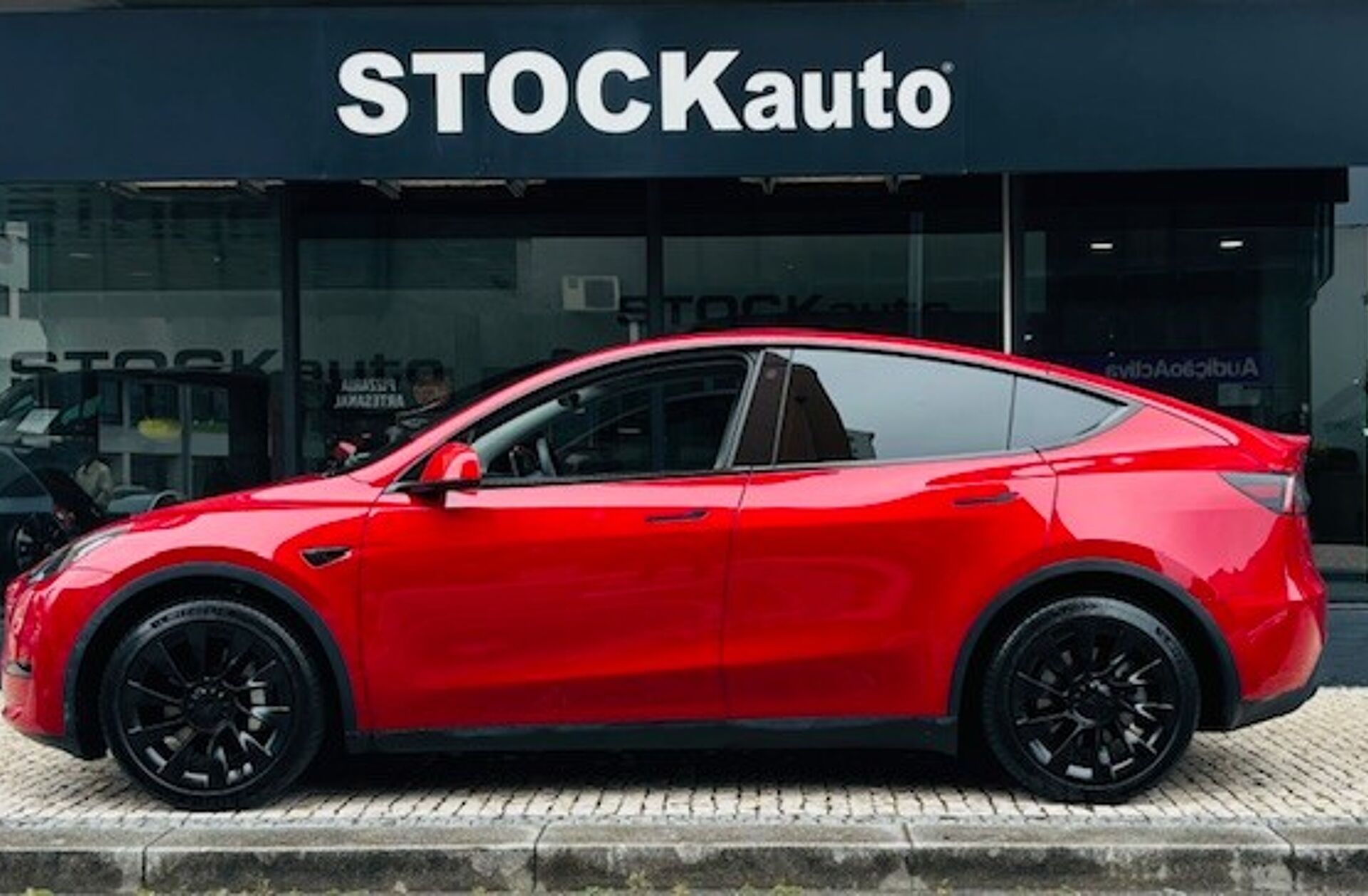 TESLA Model Y RWD