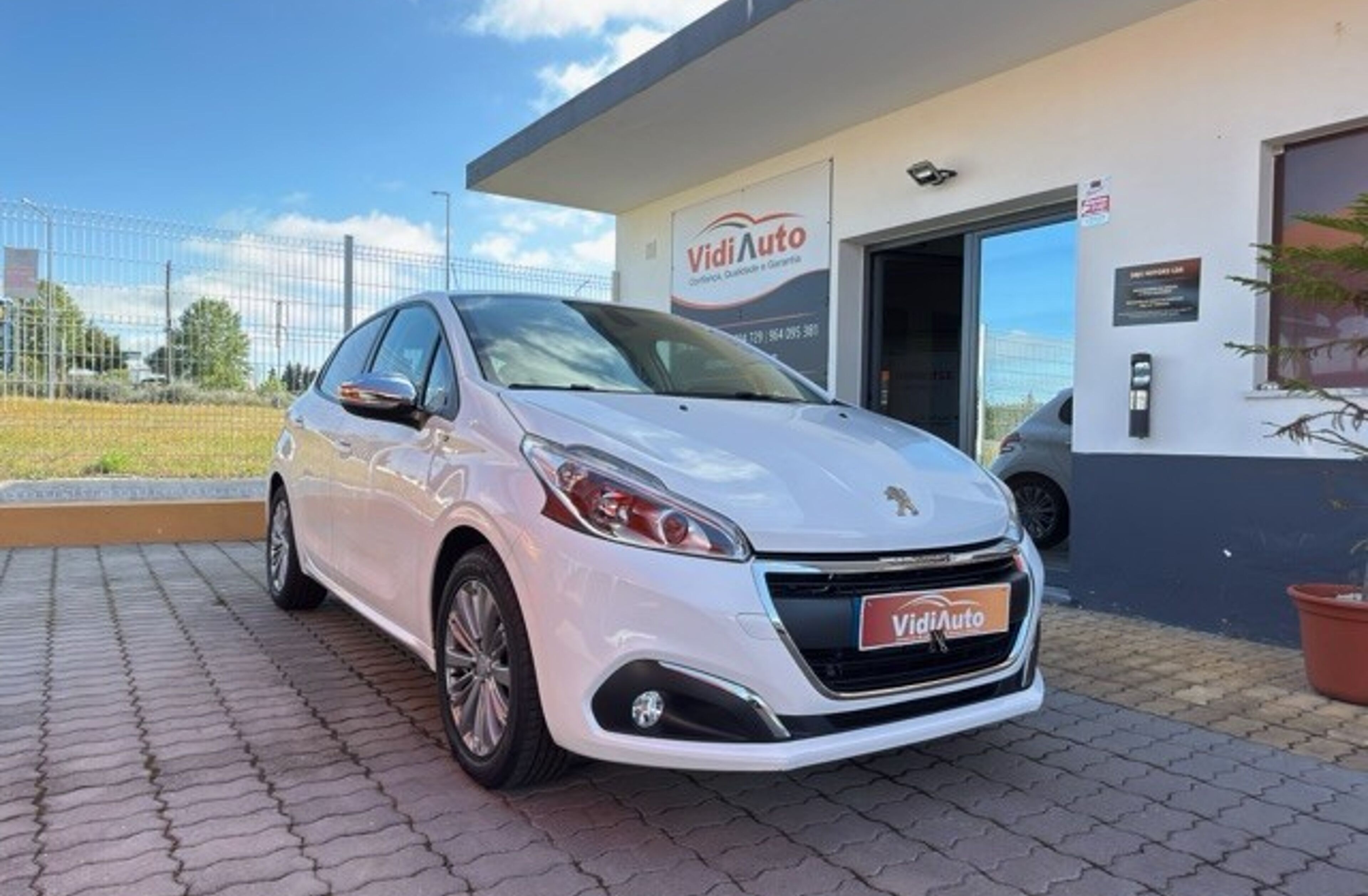 PEUGEOT 208 1.2 PureTech Style