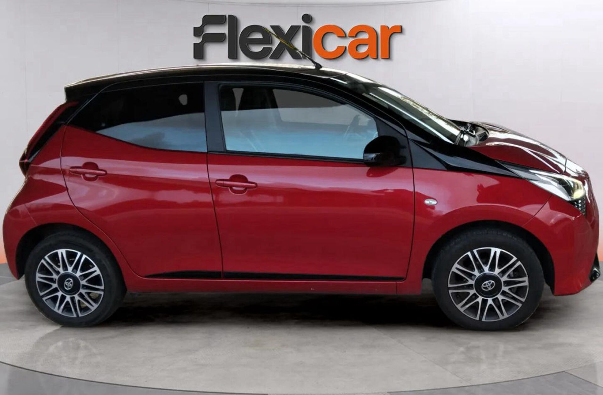 TOYOTA Aygo 1.0 X-Clusiv Red