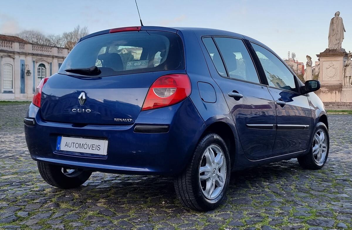 RENAULT Clio 1.2 16V Confort