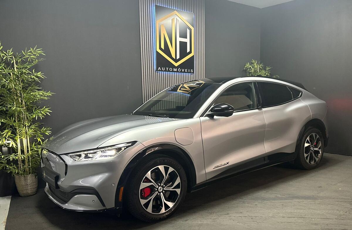 FORD Mustang Mach-E Alargada AWD