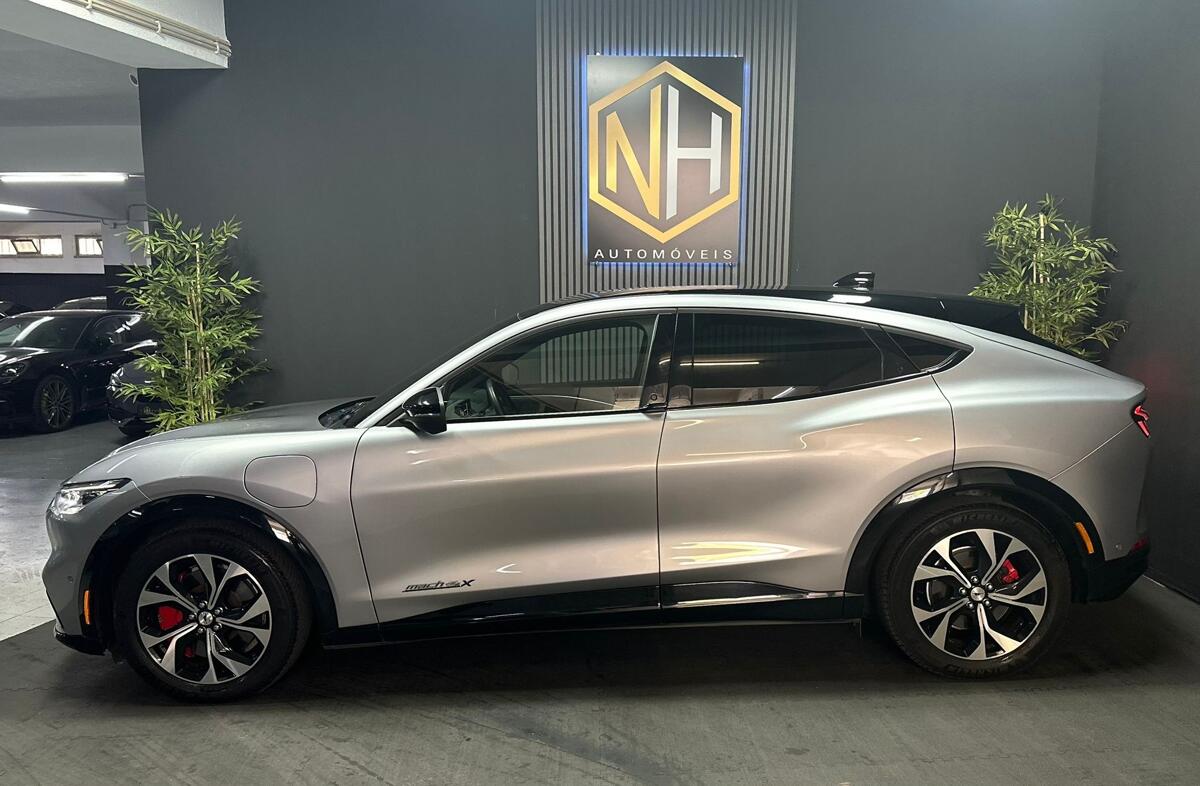 FORD Mustang Mach-E Alargada AWD