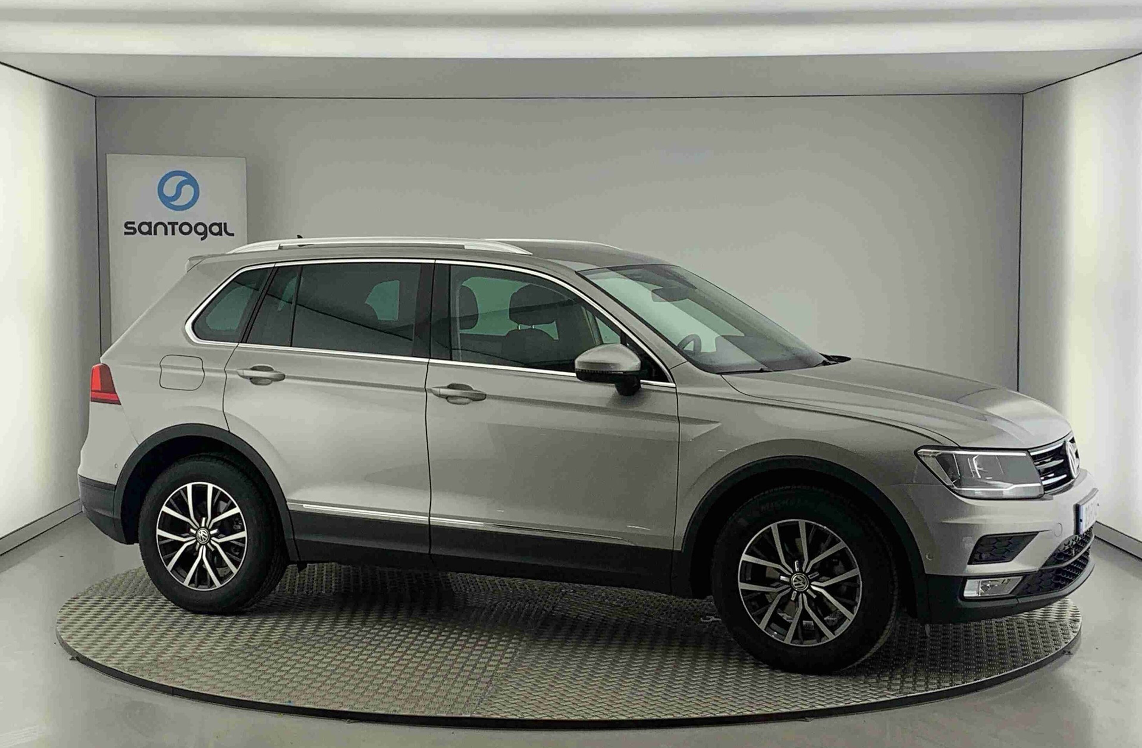 VOLKSWAGEN Tiguan 2.0 TDI Confortline