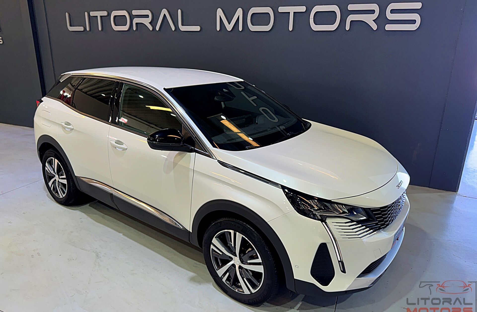 PEUGEOT 3008 1.2 PureTech Allure Pack EAT8