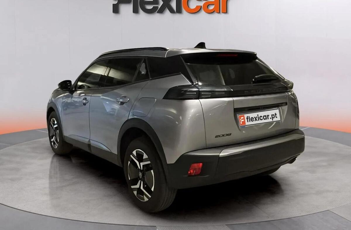 PEUGEOT 2008 1.2 PureTech Allure