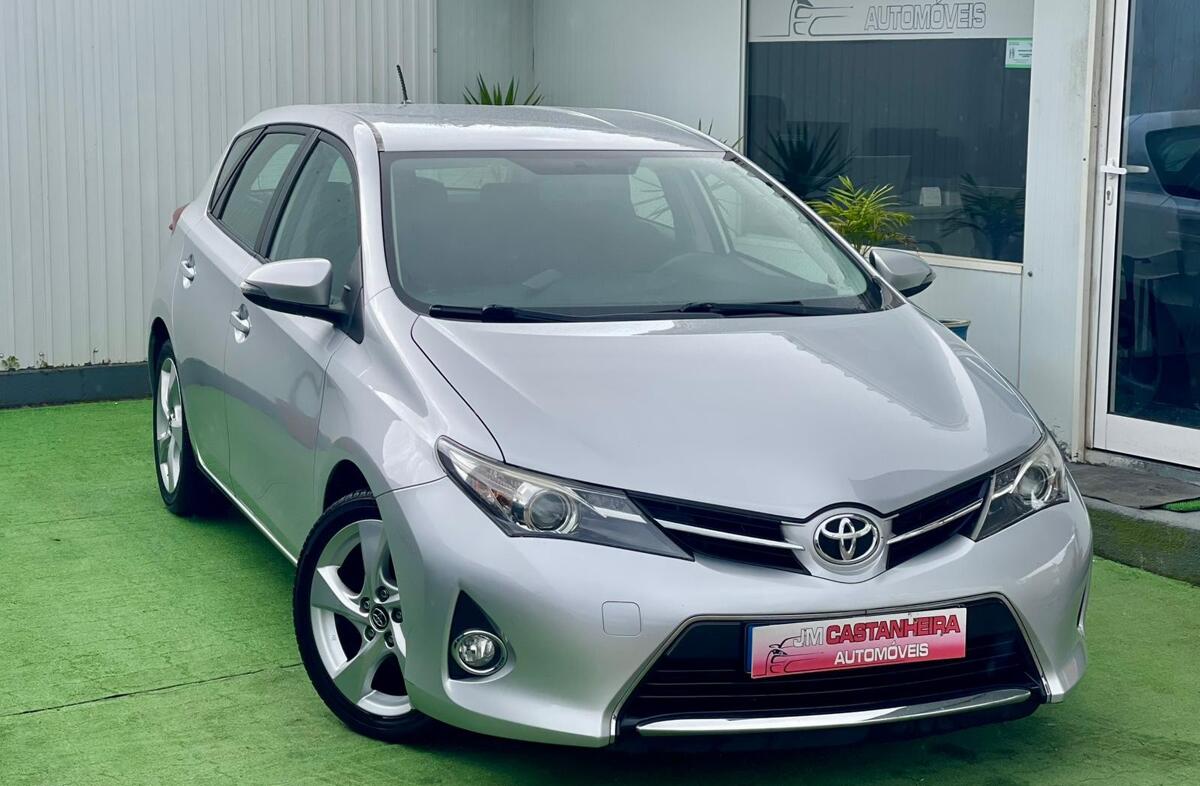 TOYOTA Auris 1.4 D-4D Exclusive