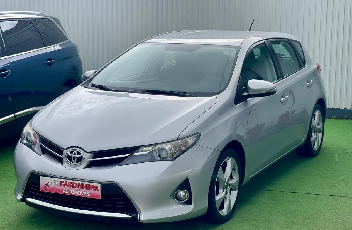 TOYOTA Auris 1.4 D-4D Exclusive