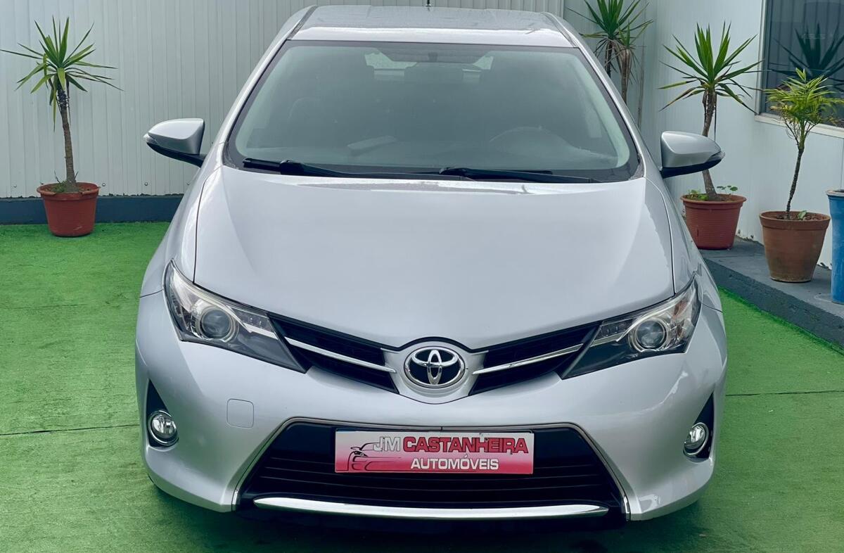TOYOTA Auris 1.4 D-4D Exclusive