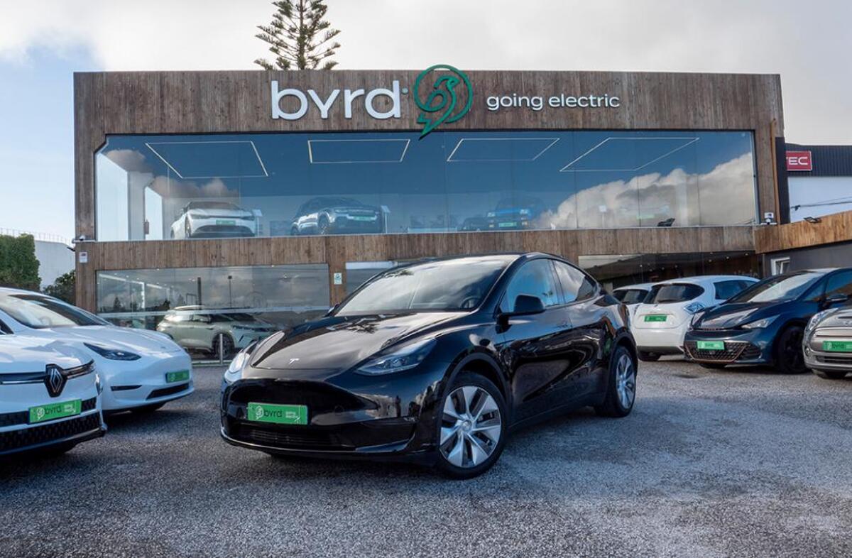 TESLA Model Y Long Range Tração Integral