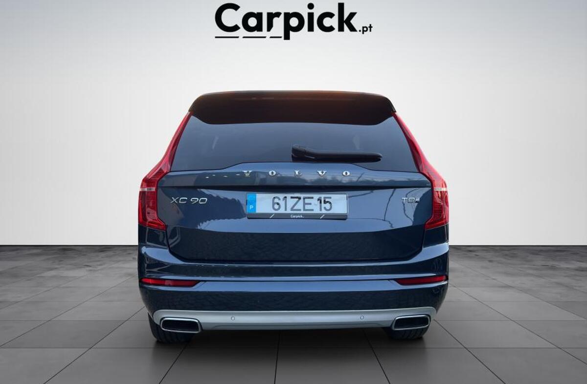 VOLVO XC90 2.0 T8 PHEV Momentum AWD