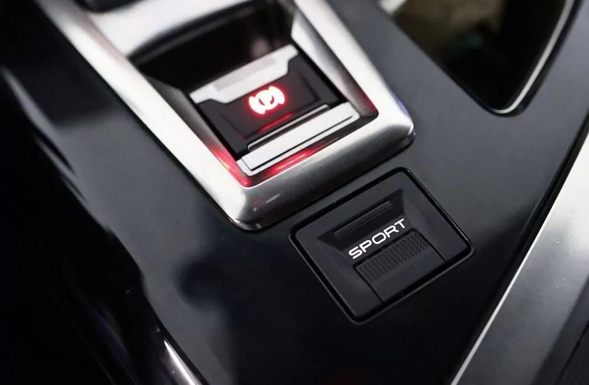 PEUGEOT 5008 1.5 BlueHDi GT Line EAT8