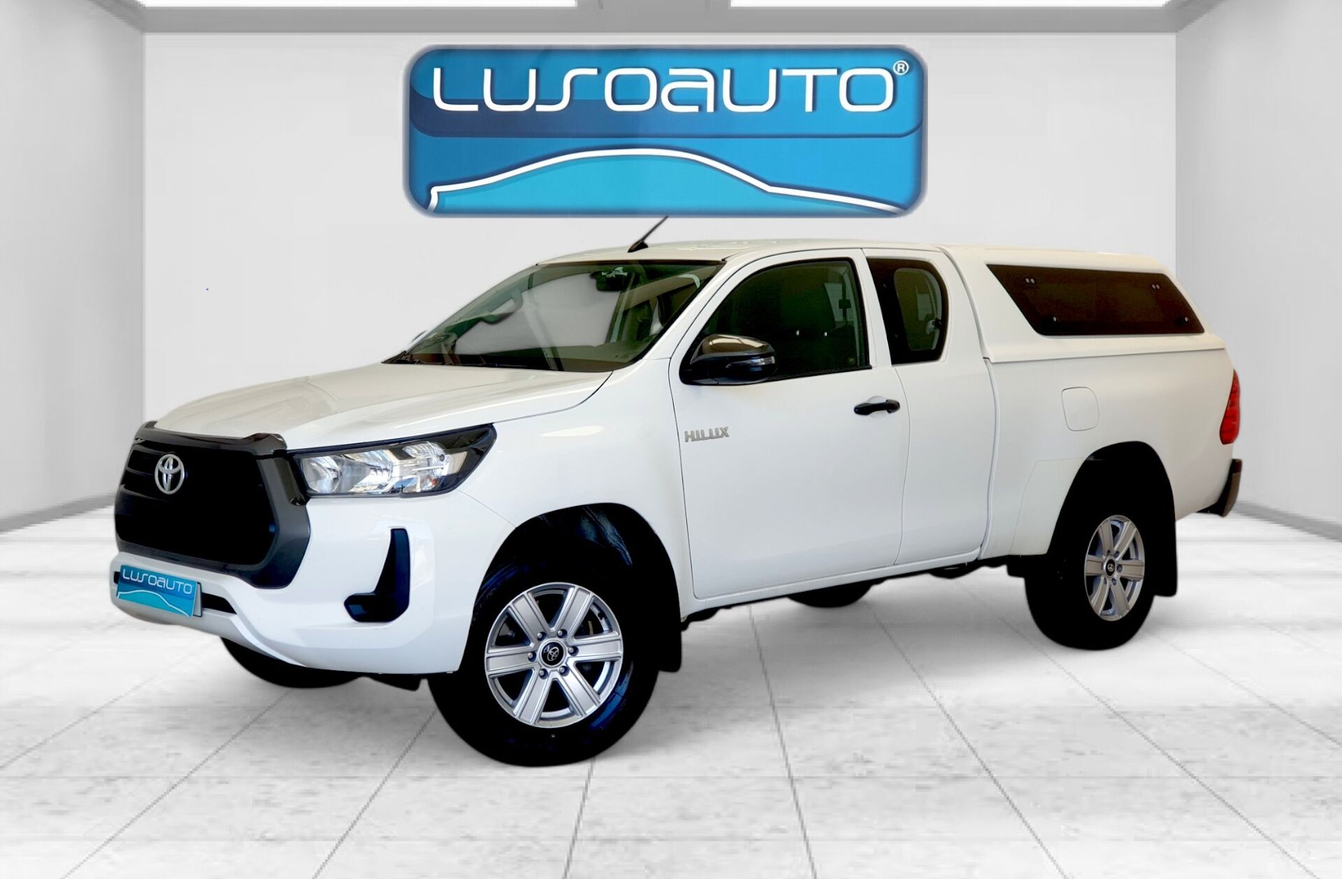 TOYOTA Hilux 2.4 D-4D 2WD CD