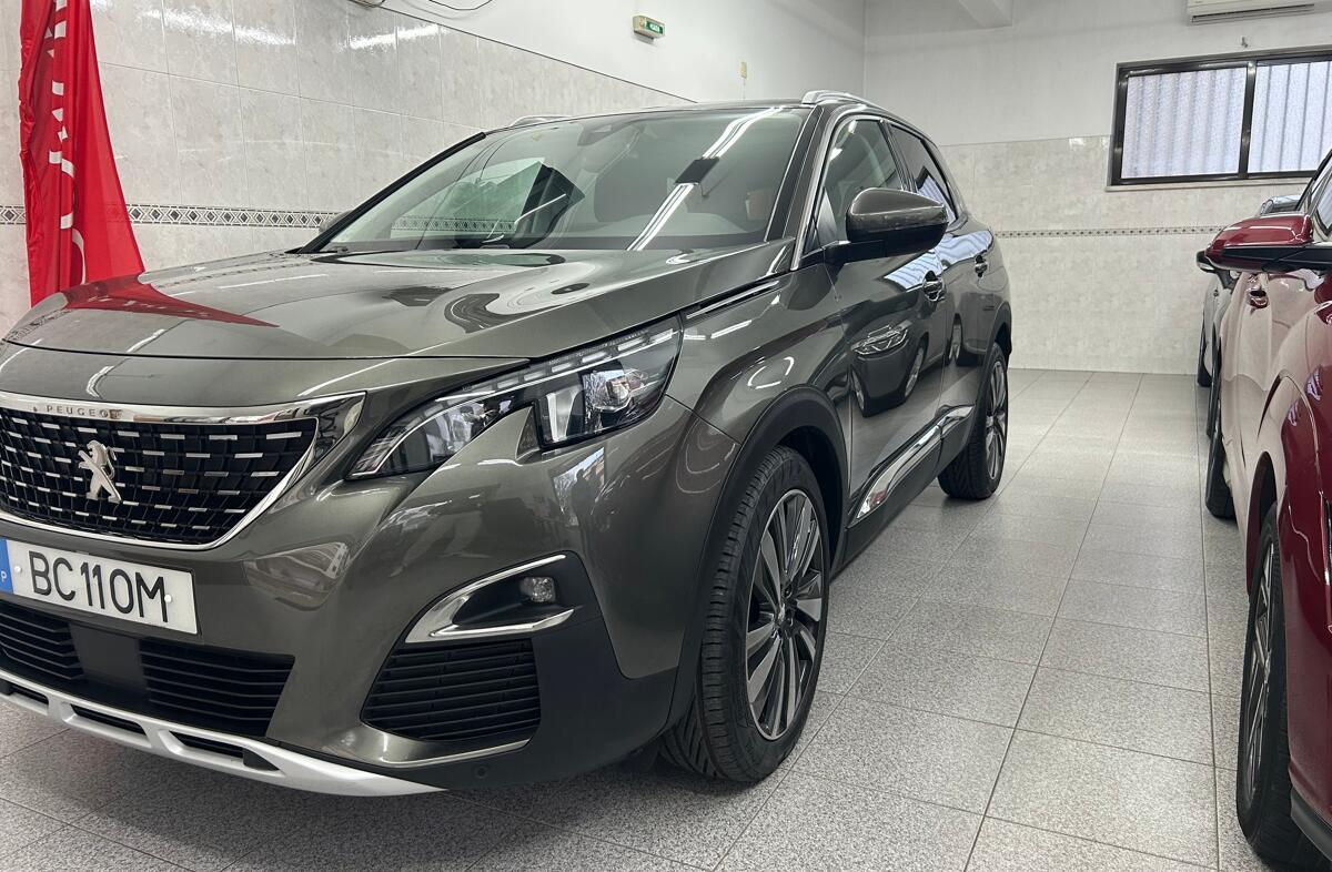 PEUGEOT 3008 1.2 PureTech Allure