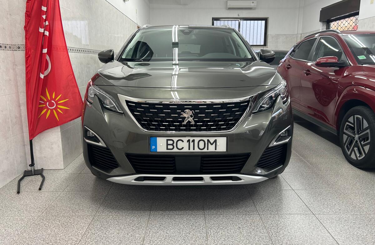 PEUGEOT 3008 1.2 PureTech Allure