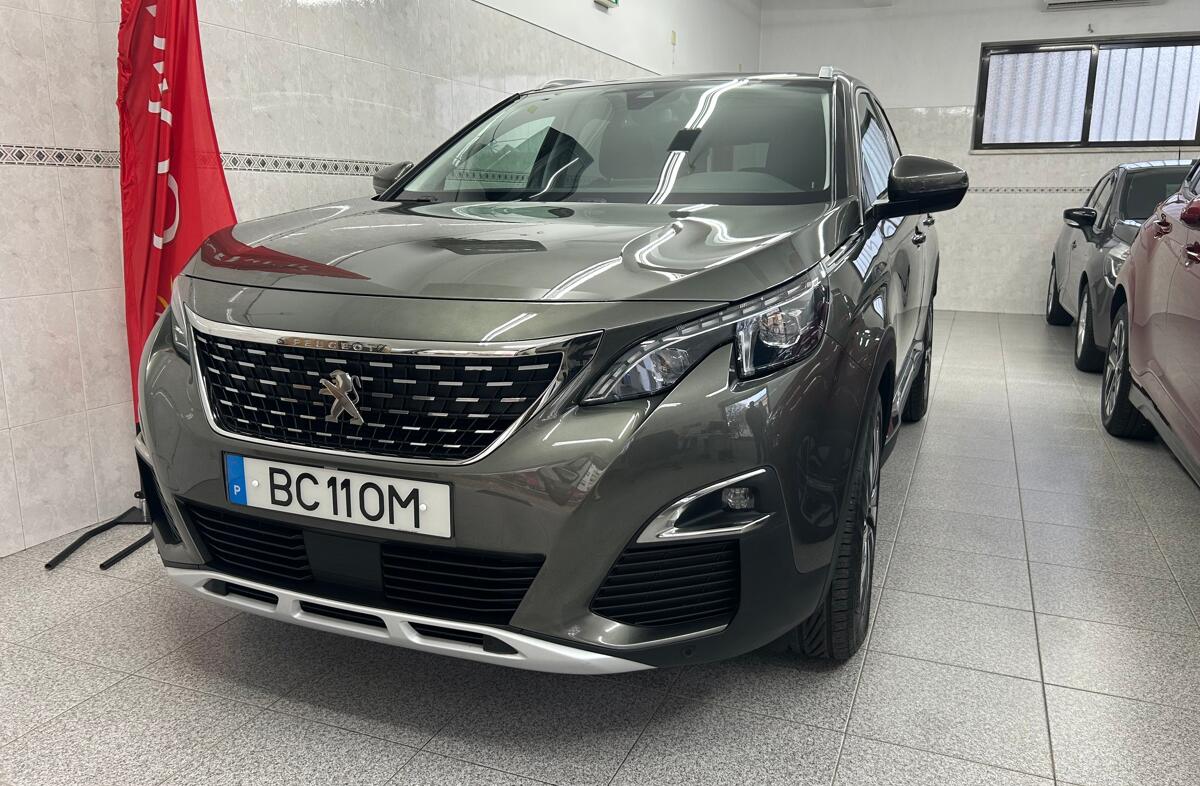 PEUGEOT 3008 1.2 PureTech Allure